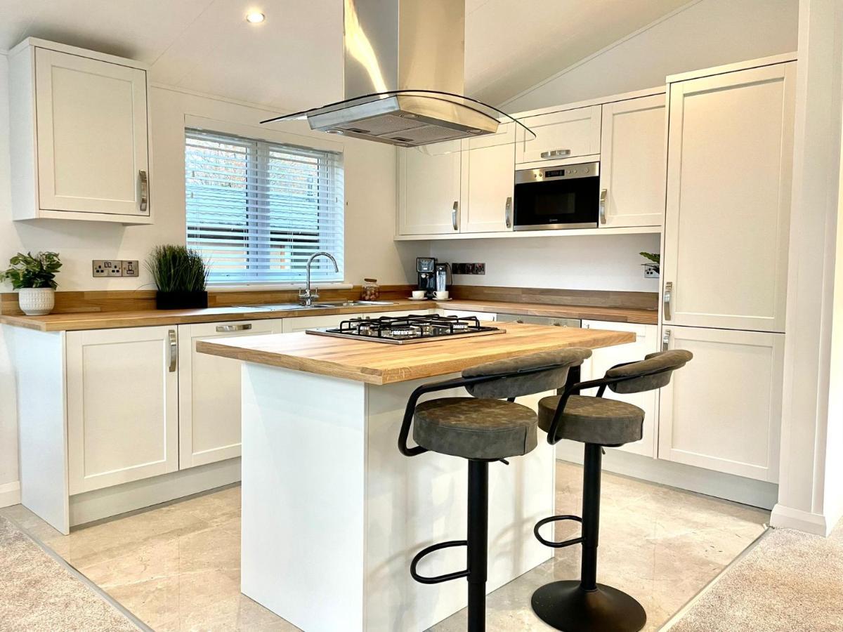 Thirlmere 4 Luxury Lodge At White Cross Bay ווינדרמר מראה חיצוני תמונה